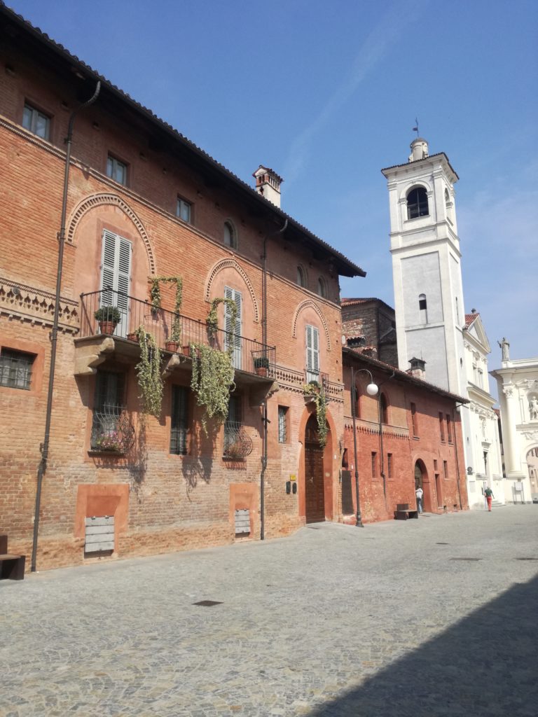 cherasco-piemonte-visitare-langhe