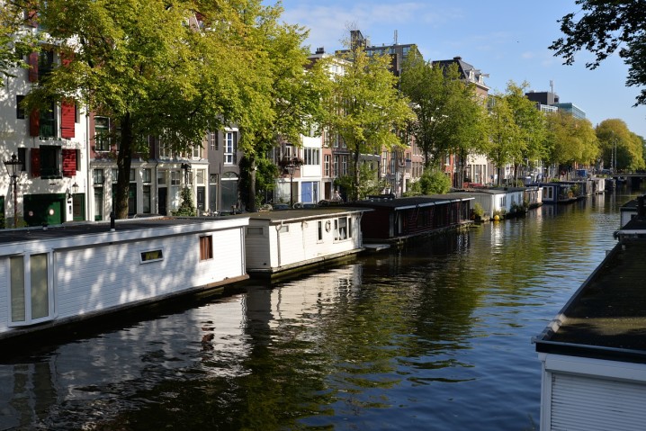 vacanza-barca-fiumi-houseboat-amsterdam
